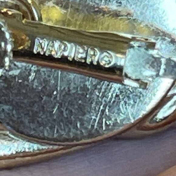 Vintage 1980s NAPIER Earrings Gold Plate Shell Couture Classic Scalloped Design - Picture 7 of 8